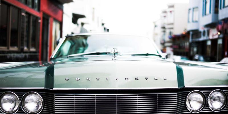 宠物旅行必备清单：从航空托运箱到安抚用品的专业指南